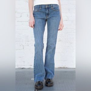 Brandy Melville John Galt Brielle 90’s Low Rise Flared Jeans
